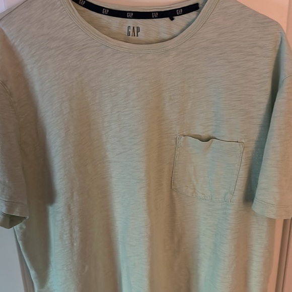 Mens GAP tshirt lightish green color - Picture 2 of 5